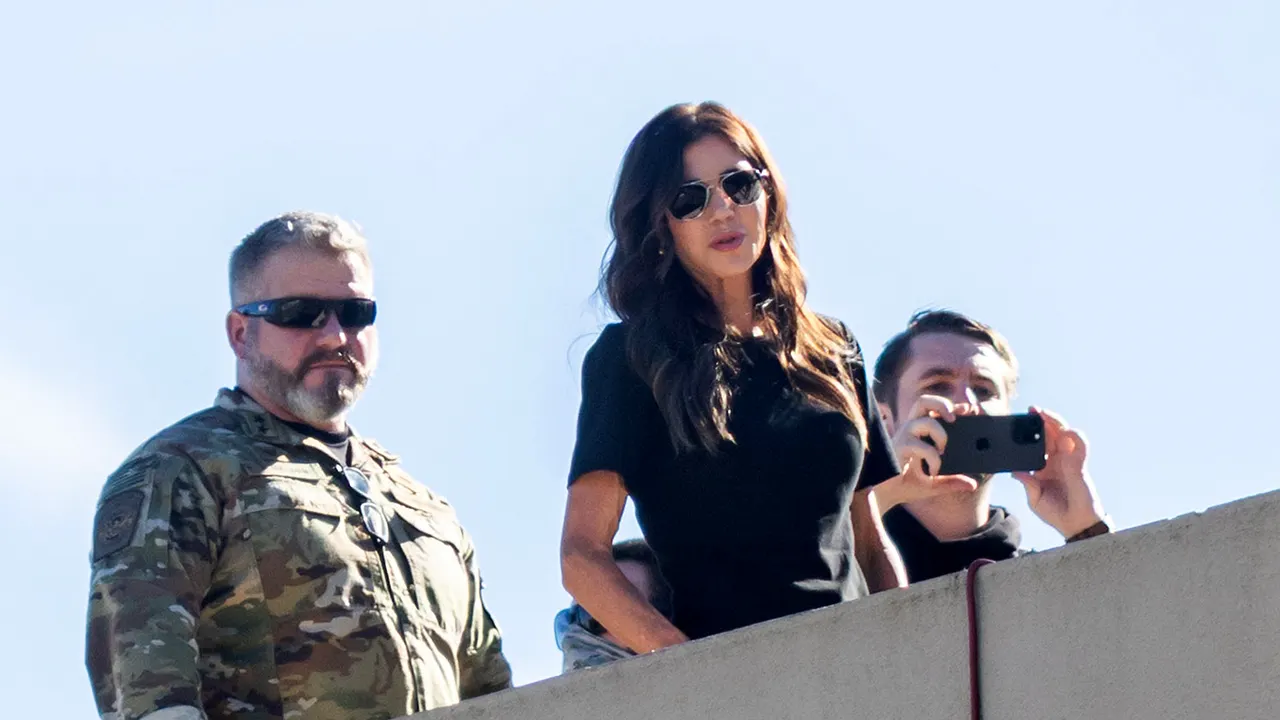 kristi-noem-ice-facility-visit-portland-protests