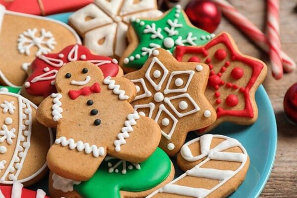 7 Foods and Drinks That Protect Teeth After Holiday Sweets