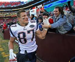 Gronk’s Insane Building Descent Shocks NFL Fans!