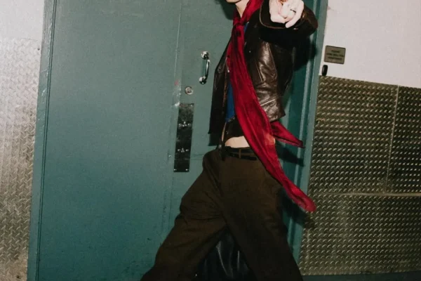 Skinny Scarf Trend: Why It’s Suddenly Everywhere