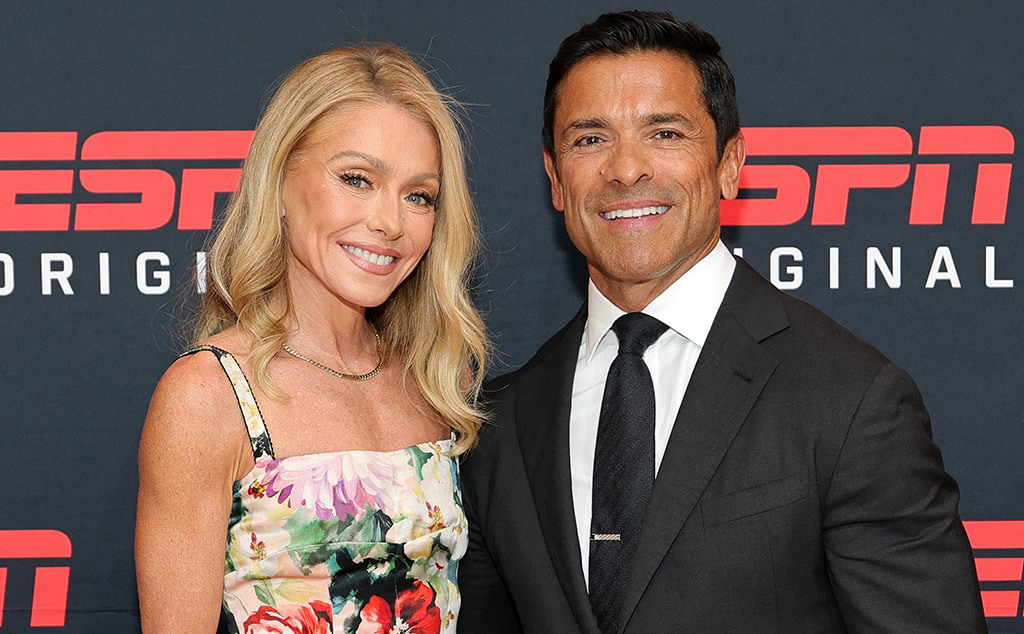 Kelly Ripa and Mark Consuelos’ Secret NYC Christmas Tradition