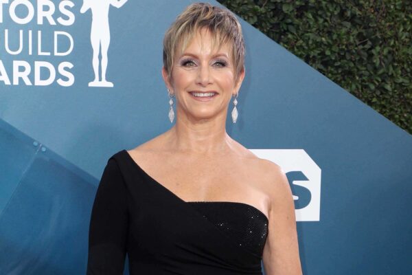 Gabrielle Carteris Explains Andrea’s No-Swimsuit Rule